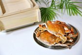 속이 꽉 찬 가을 꽃게찜이 완성됩니다. 찌는 시간을 잘 맞추면 쫄깃한 살과 고소한 내장을 즐길 수 있습니다.