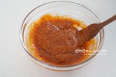 초고추장 4 큰 술, 간 마늘 1 큰 술, 들깨가루 1½ 큰 술, 된장 2/3 큰 술, 물 2 큰 술을 섞어 양념장을 만듭니다.