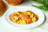 토마토의 새콤달콤한 맛과 계란의 고소함이 어우러져 맛있는 토마토계란볶음이 완성됩니다. 굴소스와 간장 양념으로 풍부한 감칠맛을 더해 촉촉하고 짭조름한 맛을 즐길 수 있습니다.