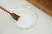 마파두부의 농도를 맞추기 위해 전분가루 1 큰 술과 물 2 큰 술을 섞어 전분물을 준비합니다. 잘 풀어 뭉치지 않게 합니다.