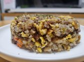 소고기의 식감이 돼지고기와 달리 약간 딱딱하지만, 굴소스의 짭짤한 맛과 어우러져 참 맛있습니다.