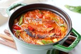 매콤·칼칼한 국물에 꽁치와 김치가 어우러져 깊은 감칠맛을 내는 꽁치 김치찌개가 완성됩니다.