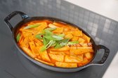 떡과 어묵이 익고 국물이 걸쭉해지면 대파를 넣어 마무리합니다.