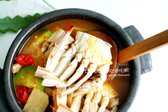 언제 먹어도 진국 같은 맛으로, 가을 식탁의 단골 요리입니다. 제철 게로 만든 바다향 가득한 찌개는 살이 부드럽고 깊은 맛을 내어 식탁을 푸짐하게 만들어줍니다.