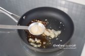 진간장 1 큰 술, 황설탕 2/3 큰 술, 맛술 1 큰 술, 조청(물엿) 1 큰 술을 넣어줍니다.