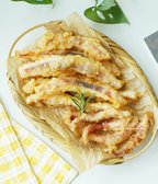 오징어튀김은 고소하고 부드럽고 탱글탱글한 식감이 일품으로, 바다 감칠맛이 가득해 맥주 안주로 좋습니다. 뜨거운 상태에서 바로 먹어야 가장 맛있는 오징어튀김, 맛있게 만들어 드세요!
