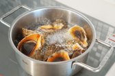 10~15분 정도 삶아주면 되는데 크기나 화력에 따라 시간을 조절해 주세요.