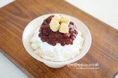 인절미떡을 올려주면 완성입니다.