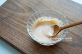 마요네즈 4 큰 술, 스리라차 소스 2 큰 술, 황설탕 1/2 큰 술, 피시소스 1 작은 술을 넣고 잘 섞어줍니다.