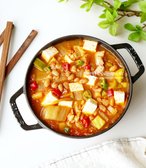 고소하고 깊은 맛이 어우러진 청국장 찌개가 완성되었습니다.