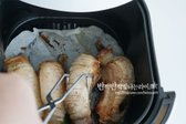 20분 후 뒤집어준 다음 200도 10분 더 구워주어요.