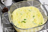 명란계란찜은 부드럽고 간편해 아침 식사에 좋습니다.