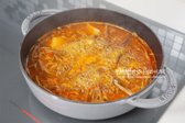 무와 고사리가 어우러지도록 먼저 끓여줍니다.