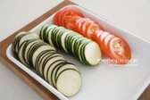 가지, 호박, 토마토는 0.5cm 두께로 썰어줍니다.