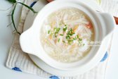 홍게살과 팽이버섯을 넣고 간단하게 만든 수프는 부드럽고 감칠맛이 가득한 아침 식사 대용으로 좋습니다. 치킨스톡과 손질된 재료만 있으면 쉽게 만들 수 있어 영양도 챙기며 든든한 한 그릇을 준비할 수 있습니다.
