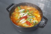 대파와 고추를 넣고 마무리해요.