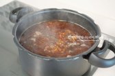대추 과육을 으깬 뒤 약불에서 20~30분 더 끓이면, 더욱 깊고 풍부한 맛의 대추차가 완성됩니다.