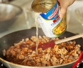 치킨육수 한 컵을 넣고 팔팔 끓을 때 작게 자른 두부를 넣어준다.