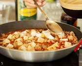 다시 바글바글 끓으면 녹말물을 붓고 5~6분 정도 더 끓여준다.