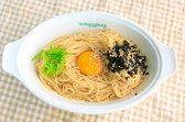 김자반과 깨소금, 대파 또는 청양고추를 올려주면 완성입니다.