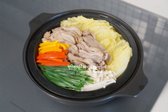 오리고기의 기름이 적당히 빠져 담백하고 고소하며, 채소도 알맞게 익으면 완성입니다. 간장소스나 스리라차소스와 곁들여도 좋습니다.