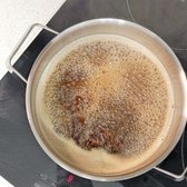 계란 껍질을 쉽게 벗기려면 충분히 식힌 후 살짝 굴려 톡톡 두드려주세요.