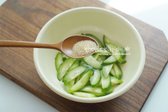 설탕 1/2 큰 술, 소금 약간 넣어줍니다.​