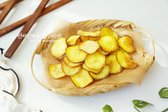 한 김 식힌 후 먹으면 바삭바삭한 소리가 맛을 더합니다. 제철 고구마의 단맛 덕분에 실패 없이 맛있는 간식을 즐길 수 있습니다.