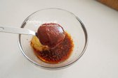 고추장 1 큰 술, 고춧가루 1 큰 술, 진간장 1½ 큰 술, 참치액 1/2 큰 술, 간 마늘 2/3 큰 술, 맛술 2 큰 술, 조청 1 큰 술을 듬뿍 넣어줍니다.