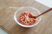 진간장 1 큰 술, 황설탕 1/2 큰 술, 간 마늘 1/2 작은 술, 참기름 1/2 큰 술, 맛술 1 작은 술, 후추 약간 뿌려 밑간해줍니다.