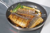 구운 삼치를 넣고 졸여줍니다.