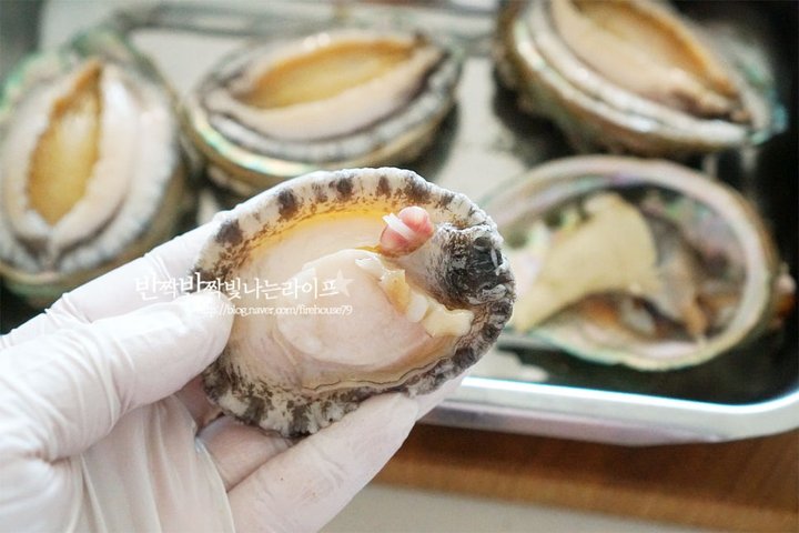 고소한 전복버터구이 레시피 2인분 25분 완성 평점 4.7점(25) 레시피 이미지 - 6