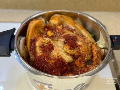 부드러운 백종원 묵은지 등갈비찜 레시피 4인분 50분 완성 평점 4.8점(34) 레시피 이미지 - 6