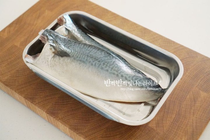 바삭한 고등어구이 레시피 2인분 30분 완성 평점 4.8점(49) 레시피 이미지 - 2