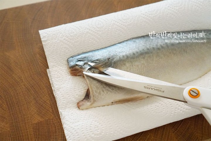 바삭한 고등어구이 레시피 2인분 30분 완성 평점 4.8점(49) 레시피 이미지 - 5