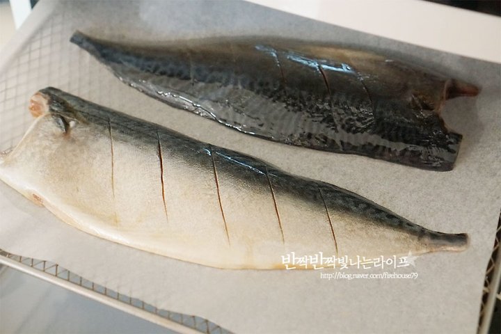 바삭한 고등어구이 레시피 2인분 30분 완성 평점 4.8점(49) 레시피 이미지 - 8