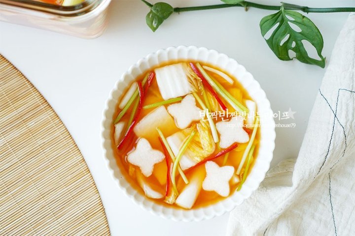 시원한 나박물김치 배추물김치 나박김치 레시피 5인분 50분 완성 평점 5.0점(59) 레시피 이미지 - 1