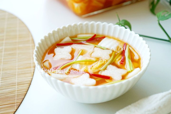 시원한 나박물김치 배추물김치 나박김치 레시피 5인분 50분 완성 평점 5.0점(59) 레시피 이미지 - 11