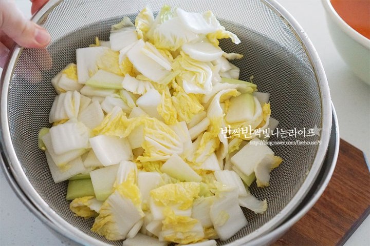 시원한 나박물김치 배추물김치 나박김치 레시피 5인분 50분 완성 평점 5.0점(59) 레시피 이미지 - 5