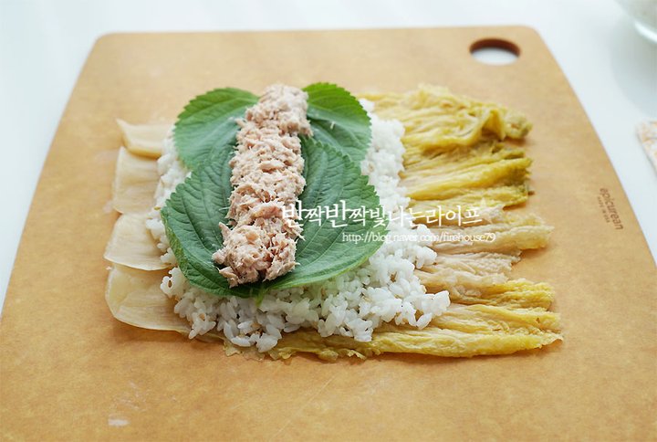 입맛 돋우는 묵은지김밥 레시피 2인분 25분 완성 평점 4.9점(49) 레시피 이미지 - 7