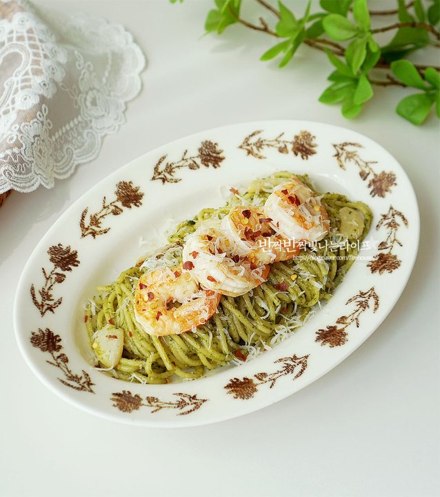 향긋한 감칠맛의 바질페스토 파스타 레시피 1인분 40분 완성 평점 4.9점(66) 레시피 이미지 - 1