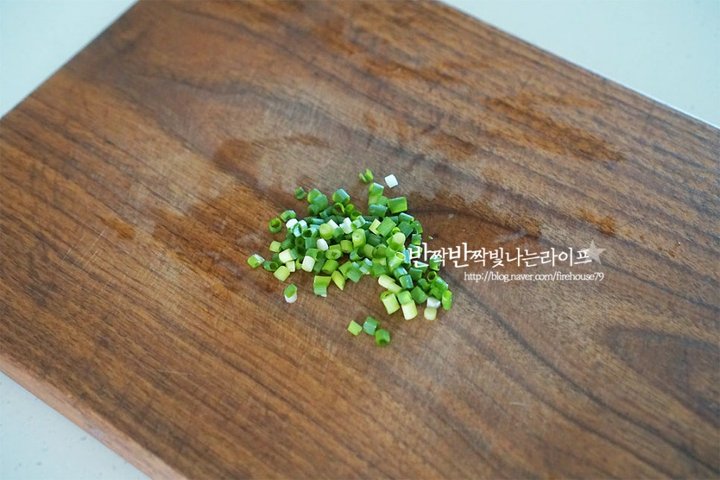 향긋함과 고소한 맛이 있는 도라지나물볶음 레시피 2인분 25분 완성 평점 4.8점(57) 레시피 이미지 - 9