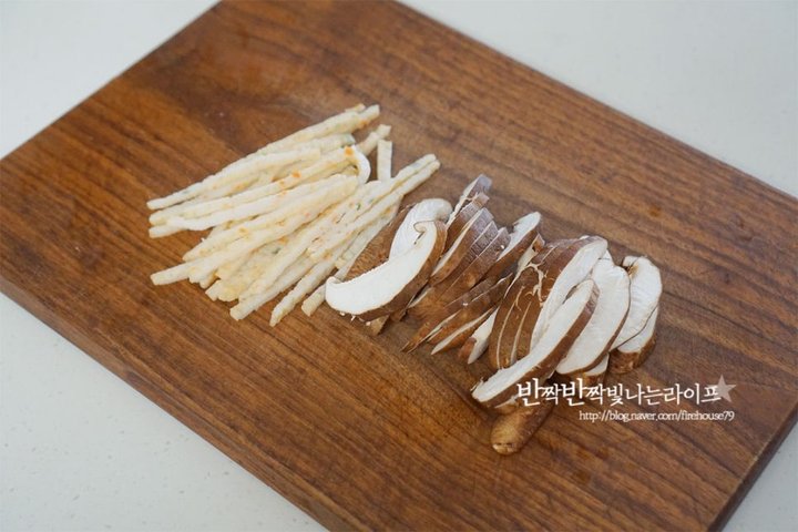 향긋한 간단 부추잡채 레시피 3인분 1시간 10분 완성 평점 5.0점(66) 레시피 이미지 - 6