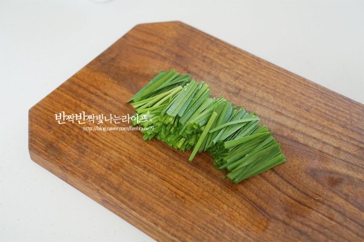 향긋한 간단 부추잡채 레시피 3인분 1시간 10분 완성 평점 5.0점(66) 레시피 이미지 - 7
