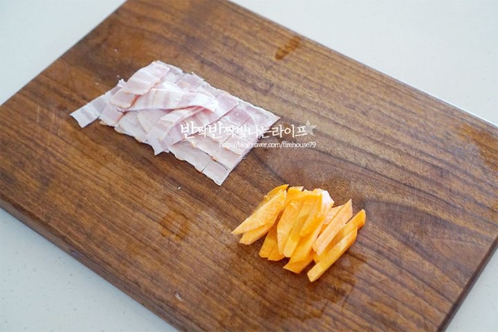 고소한 베이컨 양배추볶음 레시피 2인분 20분 완성 평점 4.7점(48) 레시피 이미지 - 3