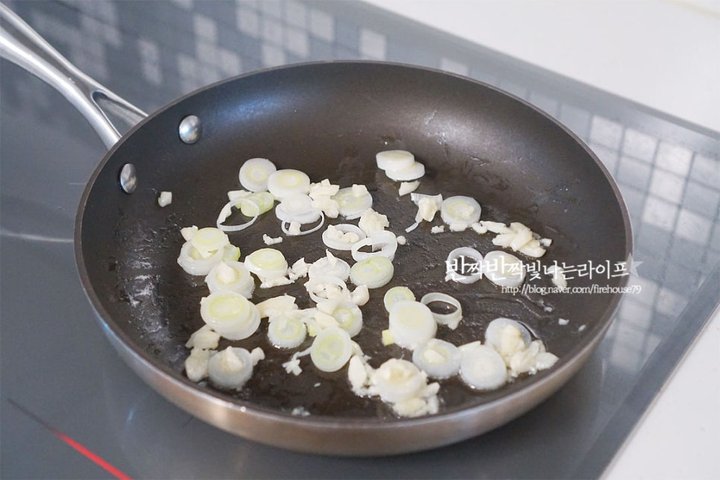 고소한 베이컨 양배추볶음 레시피 2인분 20분 완성 평점 4.7점(48) 레시피 이미지 - 6