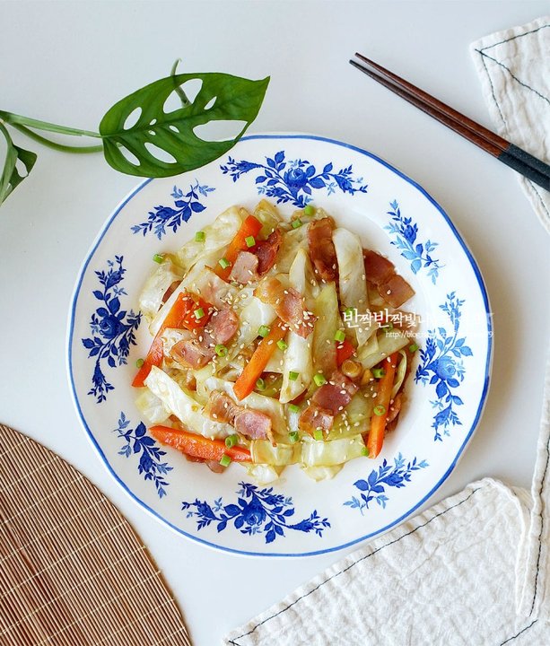 고소한 베이컨 양배추볶음 레시피 2인분 20분 완성 평점 4.7점(48) 레시피 이미지 - 10