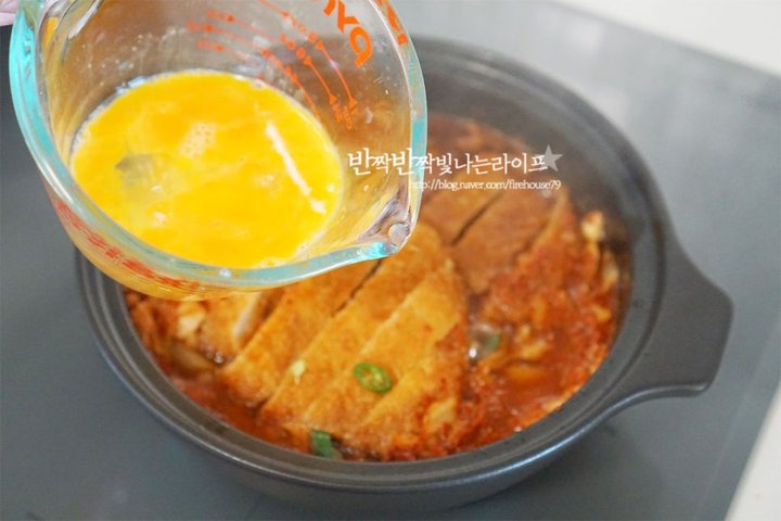 백종원 돈까스 김치나베 레시피 2인분 40분 완성 평점 4.7점(38) 레시피 이미지 - 7