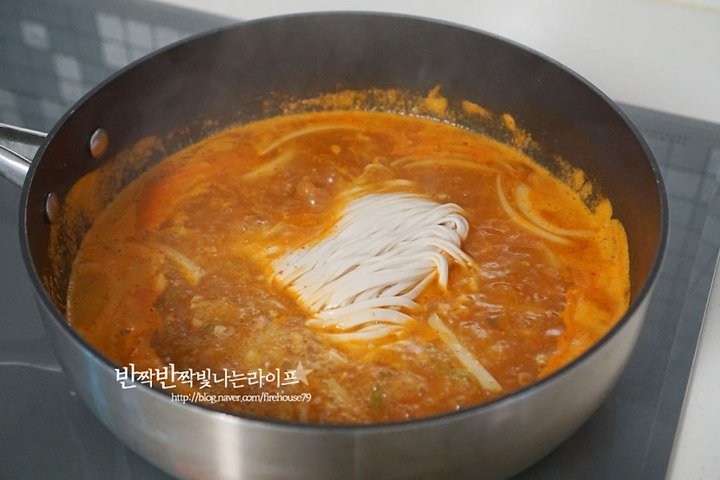 백종원 얼큰하고 매운 장칼국수 레시피 1인분 40분 완성 평점 4.7점(52) 레시피 이미지 - 6