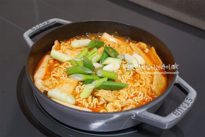 백종원의 야식으로 즐길 수 있는 라볶이 레시피 2인분 20분 완성 평점 4.8점(58) 레시피 이미지 - 6